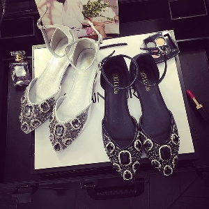 Дамски ниски обувки с камъни и каишка в черен и сив цвят