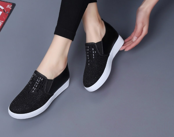 Λαμπερό loafers για τις γυναίκες με πέτρες σε γκρι και μαύρο