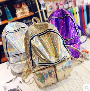 Дамски лачени чанти с много джобове в три цвята.