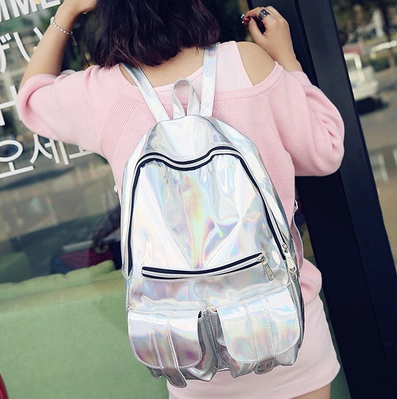 Γυναικίες λουστρίνι τσάντες με πολλές τσέπες σε τρία χρώματα.