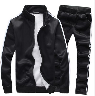 Ανδρική αθλετική φόρμαγια την  άνοιξη και  το φθινόπωρο σε δύο μέρη σε μπλε, κόκκινο, μαύρο, άσπρο χρώμα για το  σπορ και καθημε