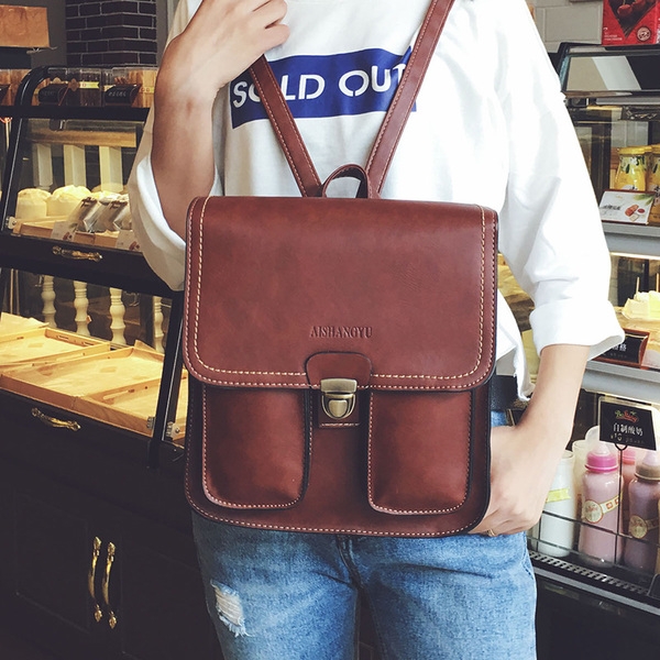 Σύγχρονη τσάντες σε τέσσερα χρώματα.