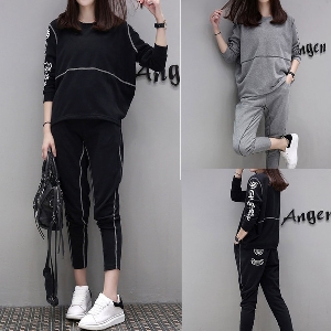 Спортен дамски комплект от 2 части - широка блуза и 7/8 панталон в сив и черен цвят