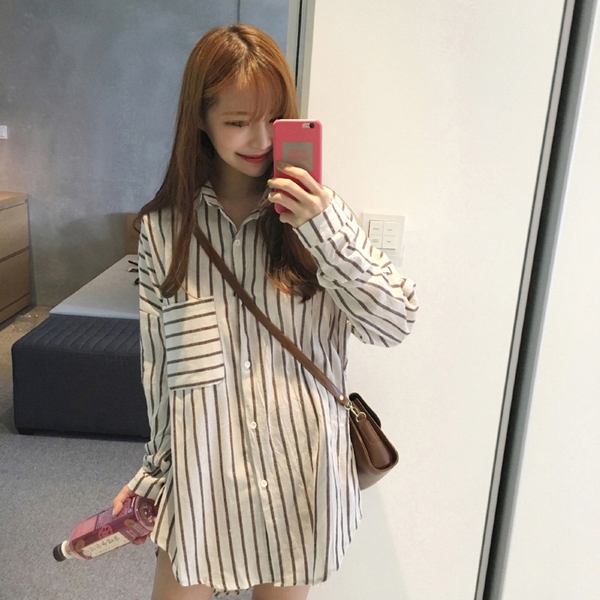 Οι γυναίκες που από 2 μέρη φόρεμα πουκάμισο και το γόνατο μήκος πράσινο χρώμα