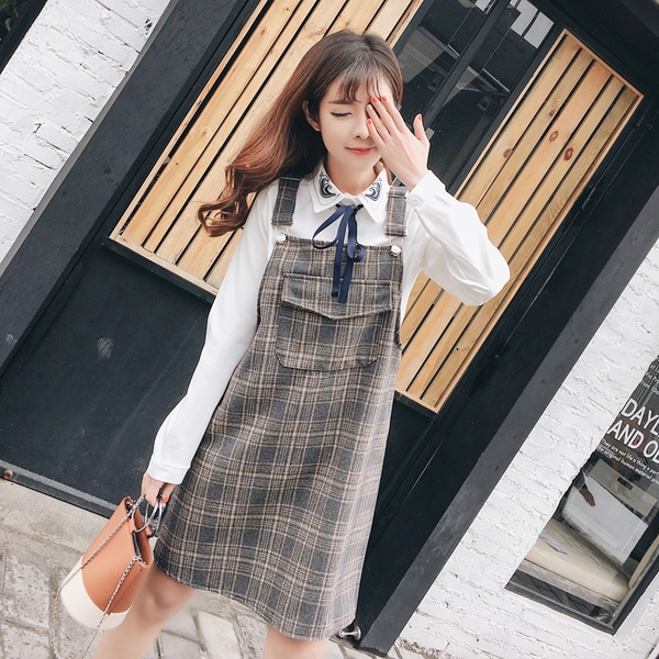 Κυρίες κομψό φόρεμα σε καρό χρώμα σε μπεζ, σκούρο μπλε, γκρι και πράσινο