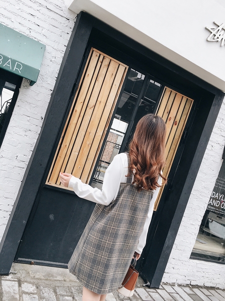 Κυρίες κομψό φόρεμα σε καρό χρώμα σε μπεζ, σκούρο μπλε, γκρι και πράσινο