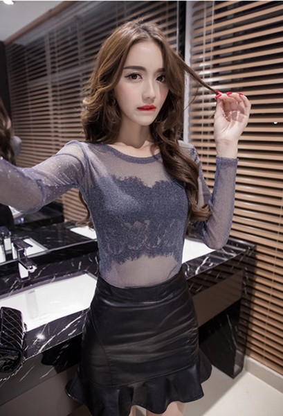 Οι γυναίκες που από 2 μέρη - prozrazchna μπλούζα και δερμάτινο τύπου μαύρη φούστα Slim