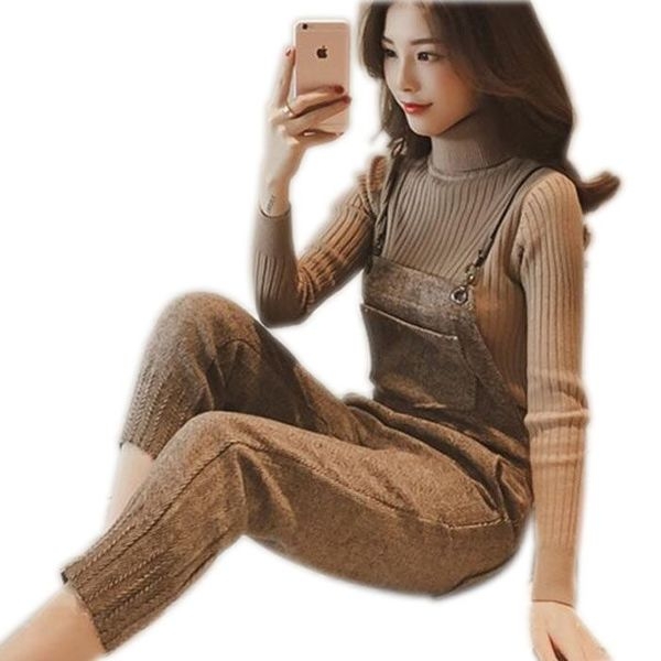 Κομψό κυρίες jumpsuit με μπεζ παντελόνι 7/8