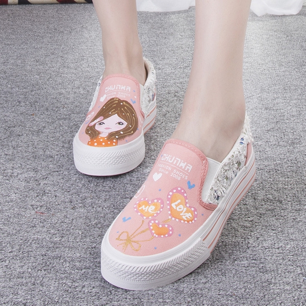 Γυναικεία παπούτσια για την άνοιξη και το φθινόπωρο σε τρία μοντέλα