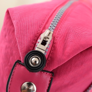Γυναικεία  αδιάβροχη τσάντα της Οξφόρδης Wynn σε διάφορα χρώματα κόκκινο, μπλε, μαύρο, γκρι για την καθημερινή ζωή και τα ταξίδι