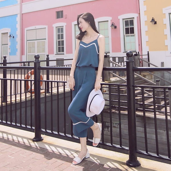 Οι γυναίκες ευρύ σύνολο - πουκάμισο και παντελόνι 7/8 σε μπλε και μαύρο