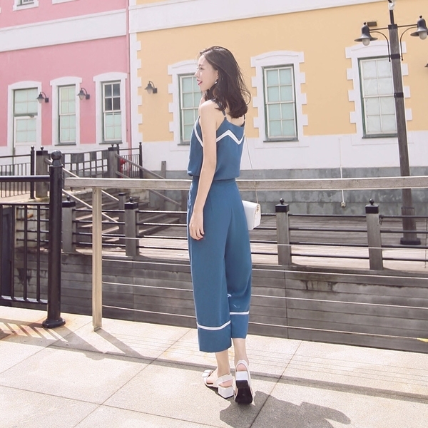 Οι γυναίκες ευρύ σύνολο - πουκάμισο και παντελόνι 7/8 σε μπλε και μαύρο