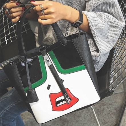 Γυναικεία  μεγάλη τσάντα με καθημερινές φιλί εκτύπωσης μπροστά και μακριά λαβή