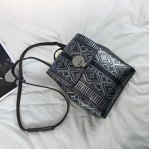 Γυναικείο ς σακίδιο ρετρό δερμάτινα σε τρία χρώματα