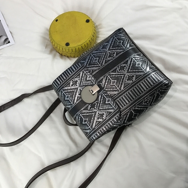 Γυναικείο ς σακίδιο ρετρό δερμάτινα σε τρία χρώματα