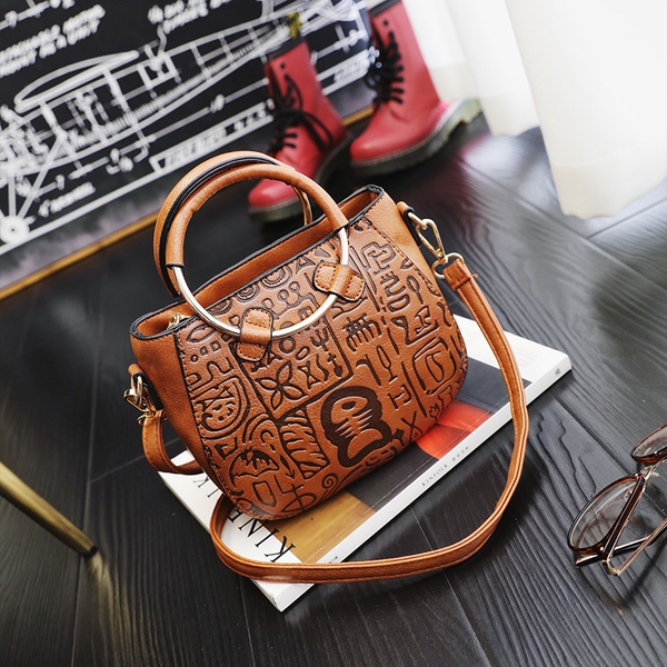 Οι γυναίκες το καλοκαίρι ψηλά τακούνια με φερμουάρ και πλέγμα πλευρά