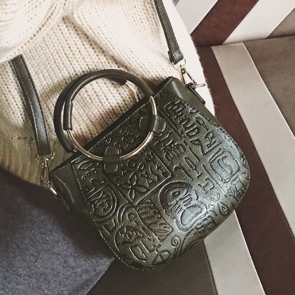 Οι γυναίκες το καλοκαίρι ψηλά τακούνια με φερμουάρ και πλέγμα πλευρά