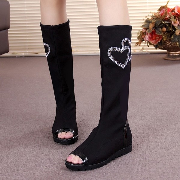 Οι γυναίκες το καλοκαίρι μπότες διάφορα μοντέλα