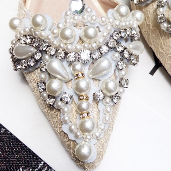 Γυναικεία επίσημα  παπούτσια με πέτρες 