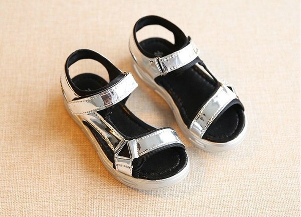 Παιδικά σανδάλια για τα κορίτσια σε ασήμι, χρυσό και ροζ