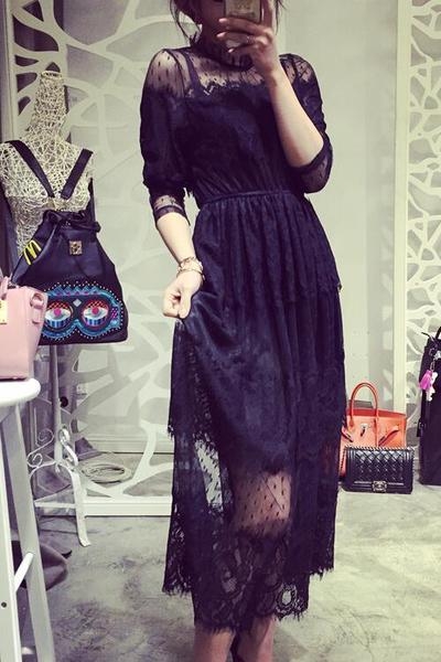 Κομψό κυρίες μακρύ φόρεμα από δαντέλα σε μαύρο και άσπρο με 3/4 μανίκια