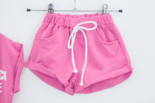 Kids Summer Kit για κορίτσια - κοντό μανίκι και κοντό παντελόνι σε ροζ και σκούρο μπλε χρώμα