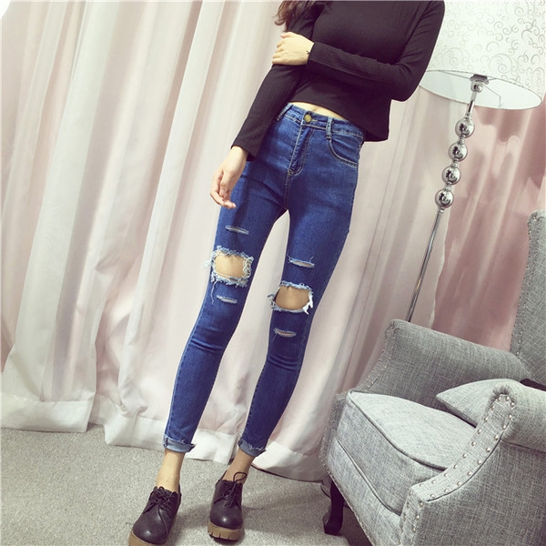 Κομψά  γυναικεία τζιν σε μαύρο και μπλε χρώμα