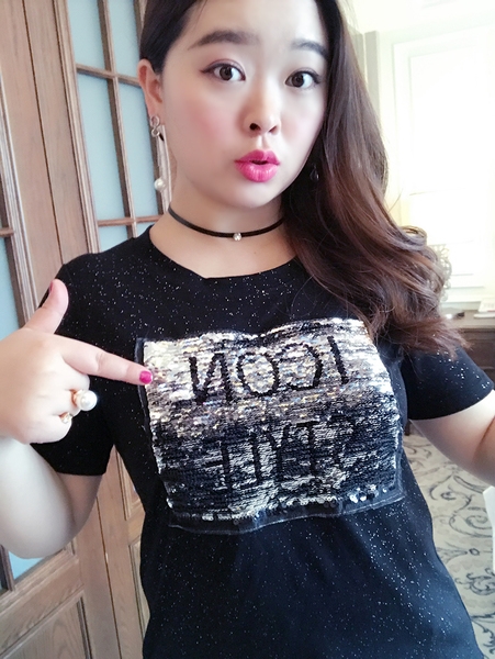 Κυρίες μπλούζα με παγιέτες και κοντά μανίκια άνοιξη και το μέγεθος του καλοκαιριού maxi