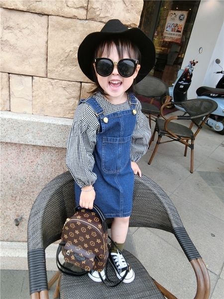 Παιδικό ολόσωμο παντελόνι για κορίτσια σε  μπλε χρώμα με μπροστινή τσέπη