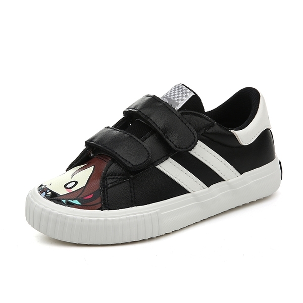 Παιδικά αθλητικά παπούτσια με λουράκια βελκρό και εικόνα σε ασπρό και μαύρο.