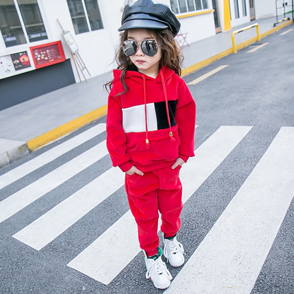 Κομψό παιδικό σετ για κορίτσια - μπλούζα και παντελόνι σε κόκκινο και μαύρο χρώμα με κουκούλα