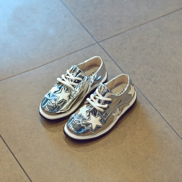 Παιδικά παπούτσια με αστερίσκους και κορδόνια