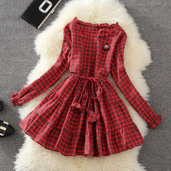 Κυρίες άνοιξη φόρεμα σε τρία χρώματα φωλιάζουν κουτιά