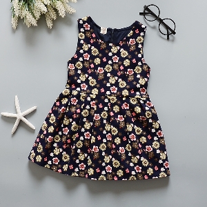 Παιδικό σετ για την άνοιξη και το φθινόπωρο  για τα κορίτσια με φόρεμα floral μοτίβο και μπουφάν τζιν - 2 σχέδια