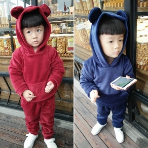 Детски комплект за момчета в червен и тъмносин цвят с качулка и ушички