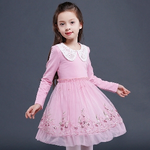Детска дантелена разкроена рокля в три цвята розови и лилави модели пролетни, летни и есенни