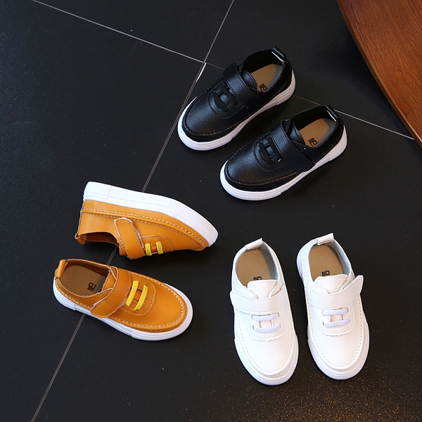 Παιδικά παπούτσια καθημερινά για παιδιά - κορίτσια και αγόρια σε τρία χρώματα.