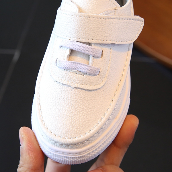 Παιδικά παπούτσια καθημερινά για παιδιά - κορίτσια και αγόρια σε τρία χρώματα.