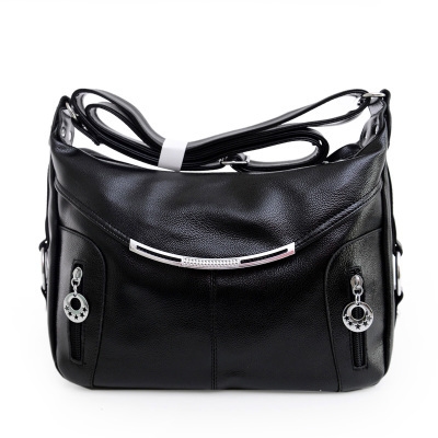 Κυρίες σακίδιο με τα αξεσουάρ σε τρία χρώματα