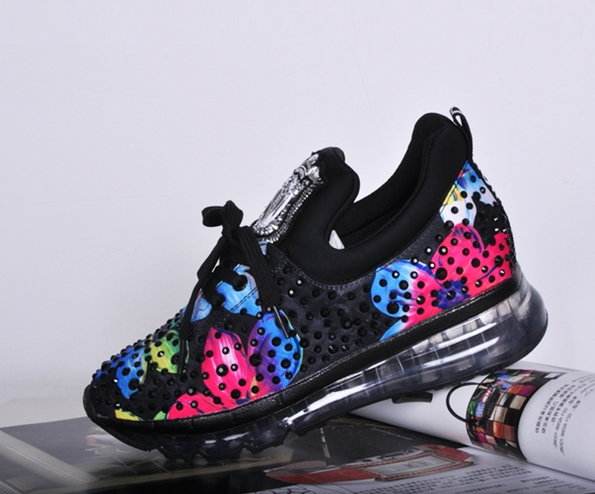 Γυναικεία αθλητικά παπούτσια νέο μοντέλο σε δύο χρώματα