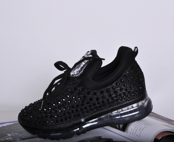 Γυναικεία αθλητικά παπούτσια νέο μοντέλο σε δύο χρώματα