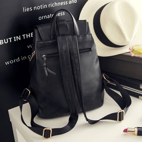 Σύγχρονο μαύρο γυναικείο  σακίδιο