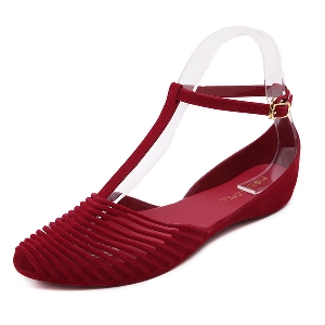 Дамски затворени сандали - остри, в черен, червен, лилав, сив и бежов цвят
