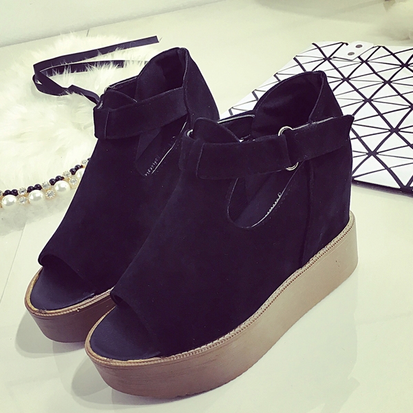 Дамски сандали на платформа с отворени пръсти в черен и сив цвят от изкуствена кожа и велур