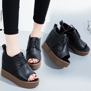 Дамски сандали на платформа с отворени пръсти в черен и сив цвят от изкуствена кожа и велур
