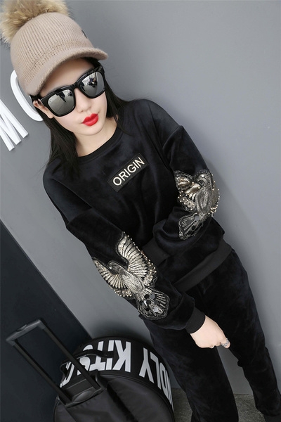 Γυναικεία αθλητική μπλούζα και παντελόνι με κεντήματα και στις δύο πλευρές με κολάρο σε μαύρο, γκρι και σκούρο μπλε χρώμα