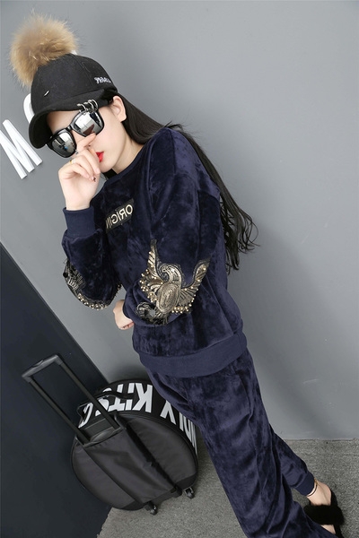 Γυναικεία αθλητική μπλούζα και παντελόνι με κεντήματα και στις δύο πλευρές με κολάρο σε μαύρο, γκρι και σκούρο μπλε χρώμα