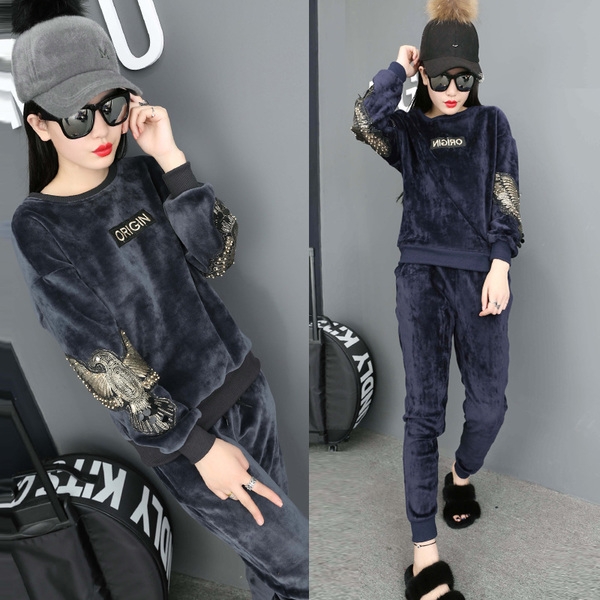 Γυναικεία αθλητική μπλούζα και παντελόνι με κεντήματα και στις δύο πλευρές με κολάρο σε μαύρο, γκρι και σκούρο μπλε χρώμα