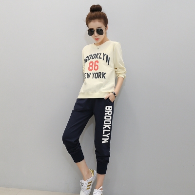 Αθλητικό γυναικείο σετ - Μπλούζα σε διάφορα χρώματα και μαύρο παντελόνι με επιγραφές