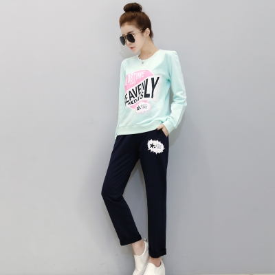 Αθλητικό γυναικείο σετ - Μπλούζα σε διάφορα χρώματα και μαύρο παντελόνι με επιγραφές